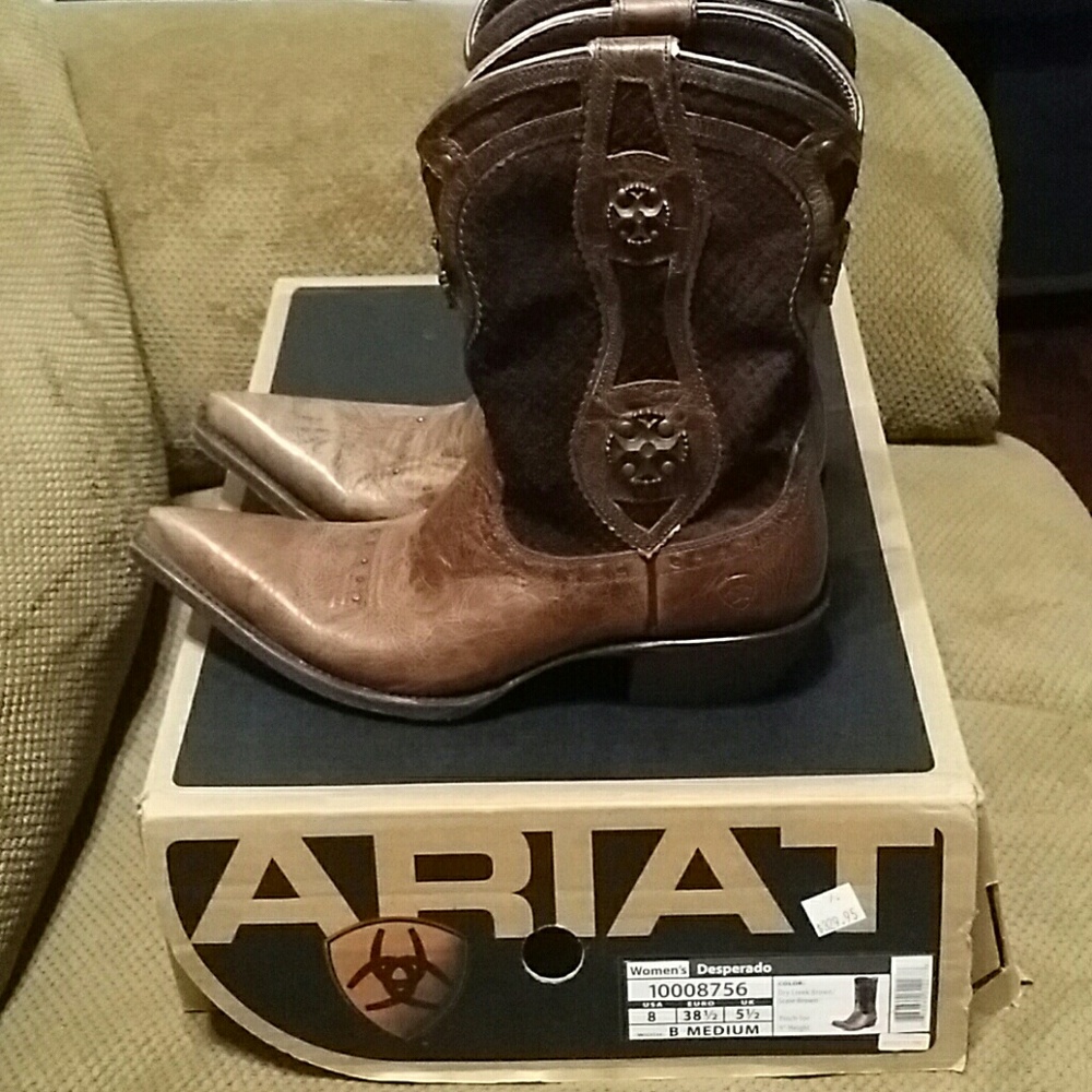 REDUCED $50-  Like New Ariat ladies western boots
